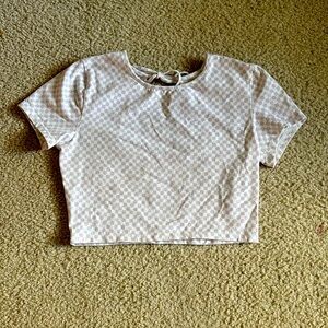 Light purple squared cropped shirt open back